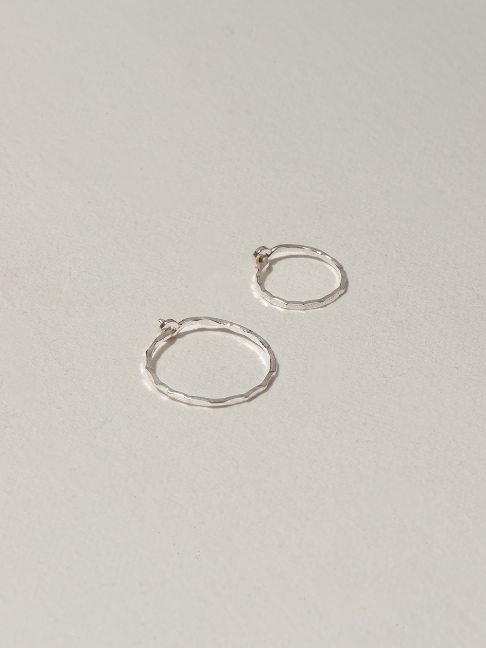 Hammered hoop | 925 Sterling Silver