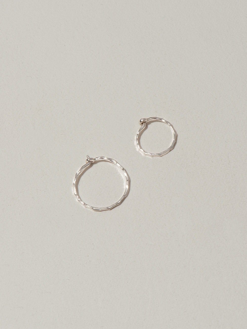 Hammered hoop | 925 Sterling Silver